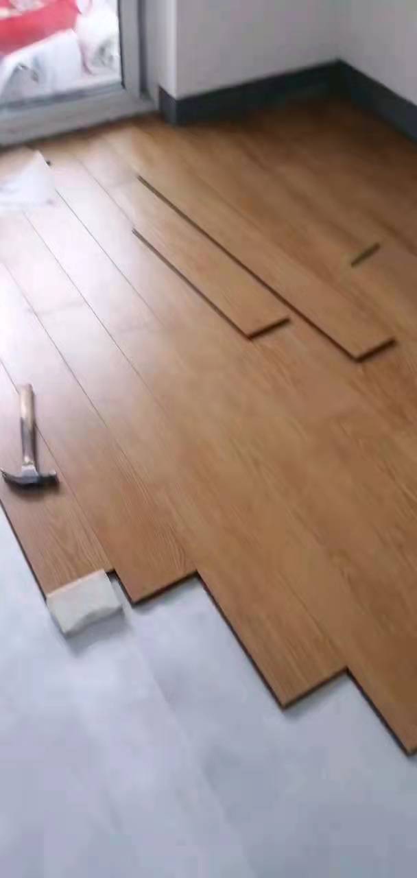 木地板越厚越保温吗？